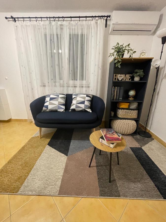 Kn House With Two Apartments Near Sea Рогозница Экстерьер фото