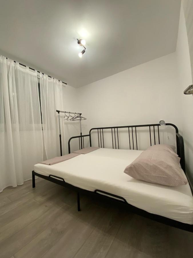 Kn House With Two Apartments Near Sea Рогозница Экстерьер фото