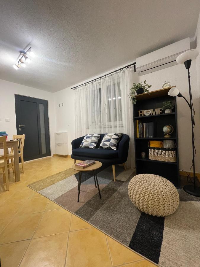 Kn House With Two Apartments Near Sea Рогозница Экстерьер фото