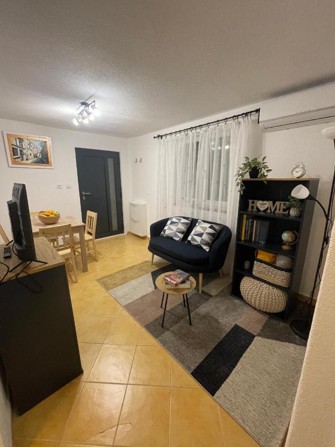 Kn House With Two Apartments Near Sea Рогозница Экстерьер фото